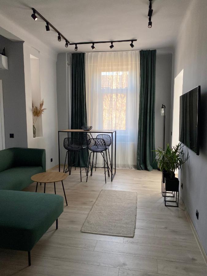 Dani'S Home Away From Home Oradea Exterior foto