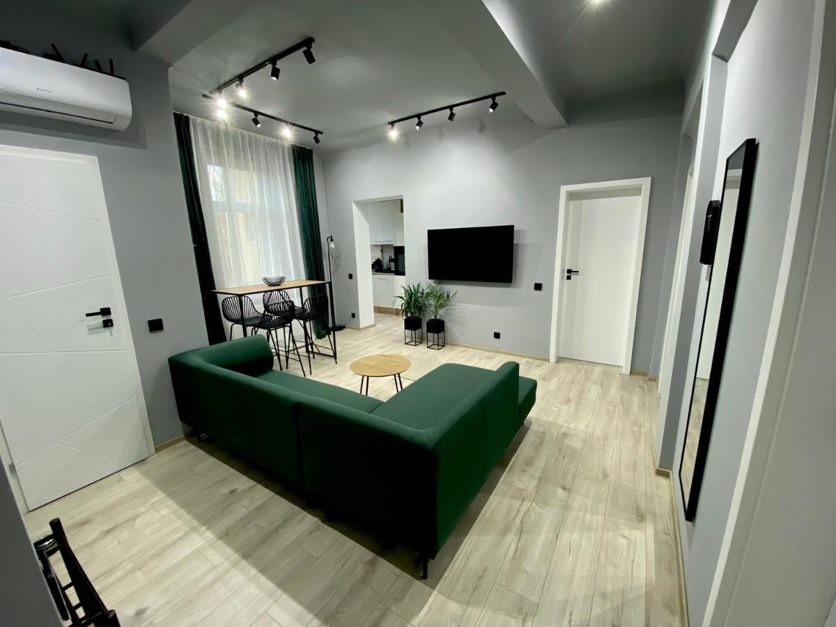 Dani'S Home Away From Home Oradea Exterior foto